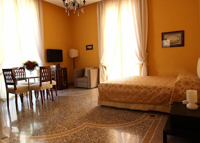 Orsini 46 4* ナポリ