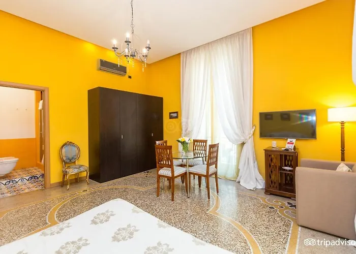 Orsini 46 4* ナポリ